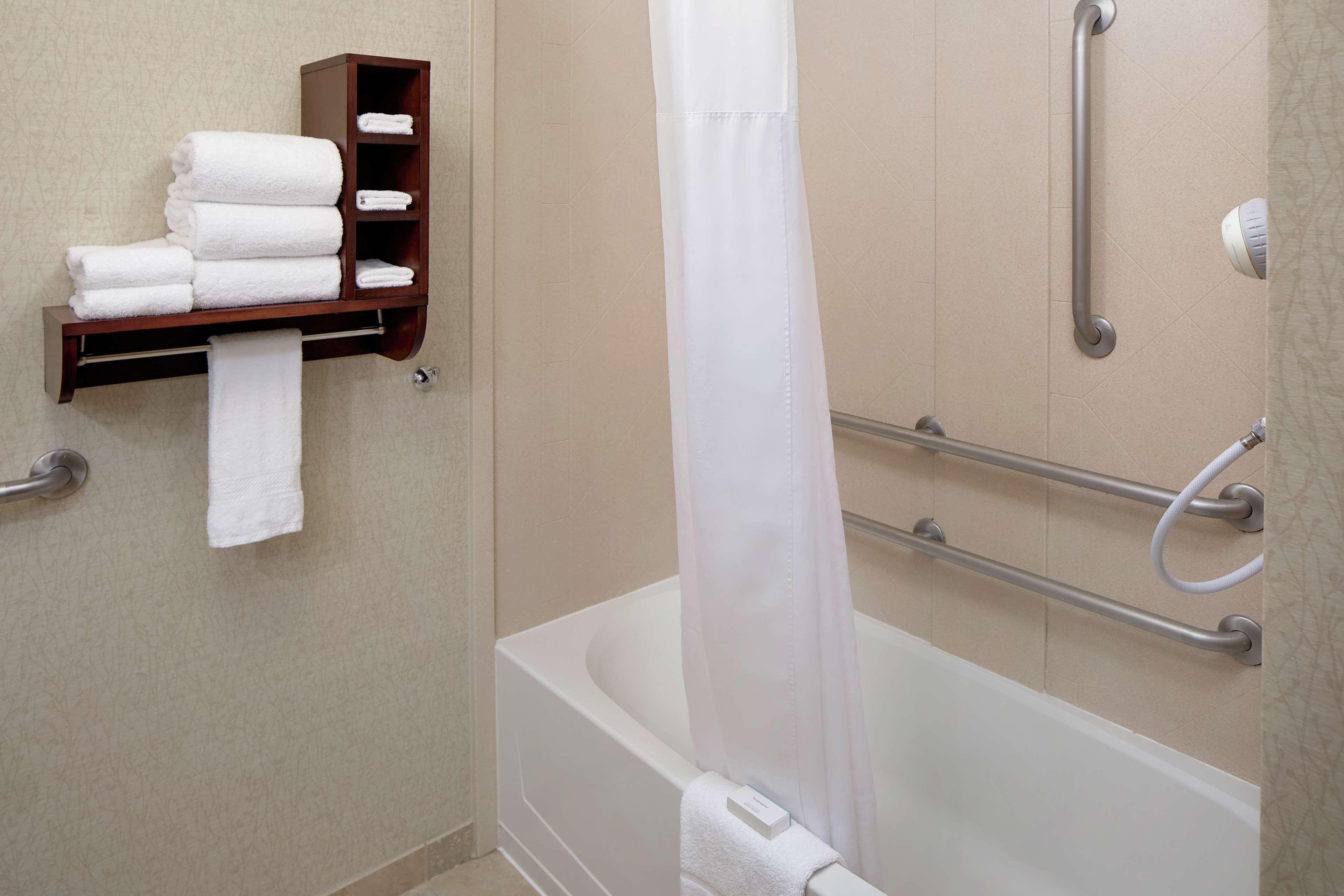 Hampton Inn Long Island/Islandia Exterior foto