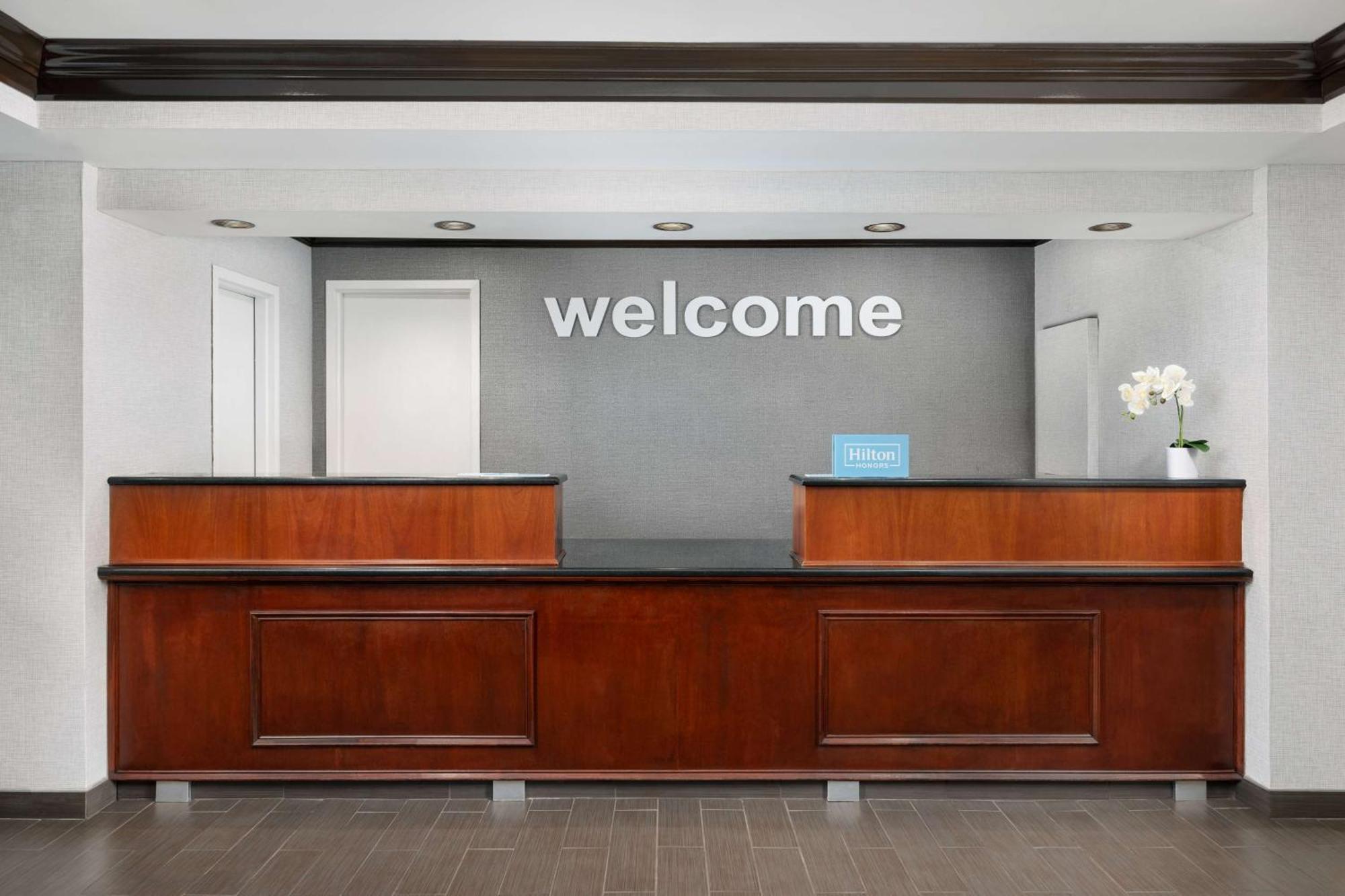 Hampton Inn Long Island/Islandia Exterior foto