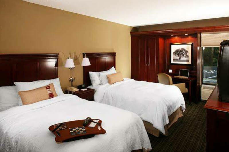 Hampton Inn Long Island/Islandia Exterior foto